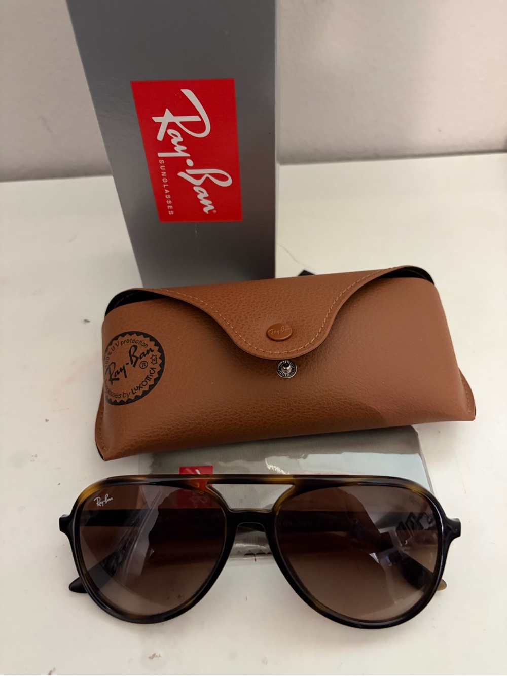 Ray ban 57mm gradient aviator tortoise. Purchased from Nordstrom.  
RB 4376
710/